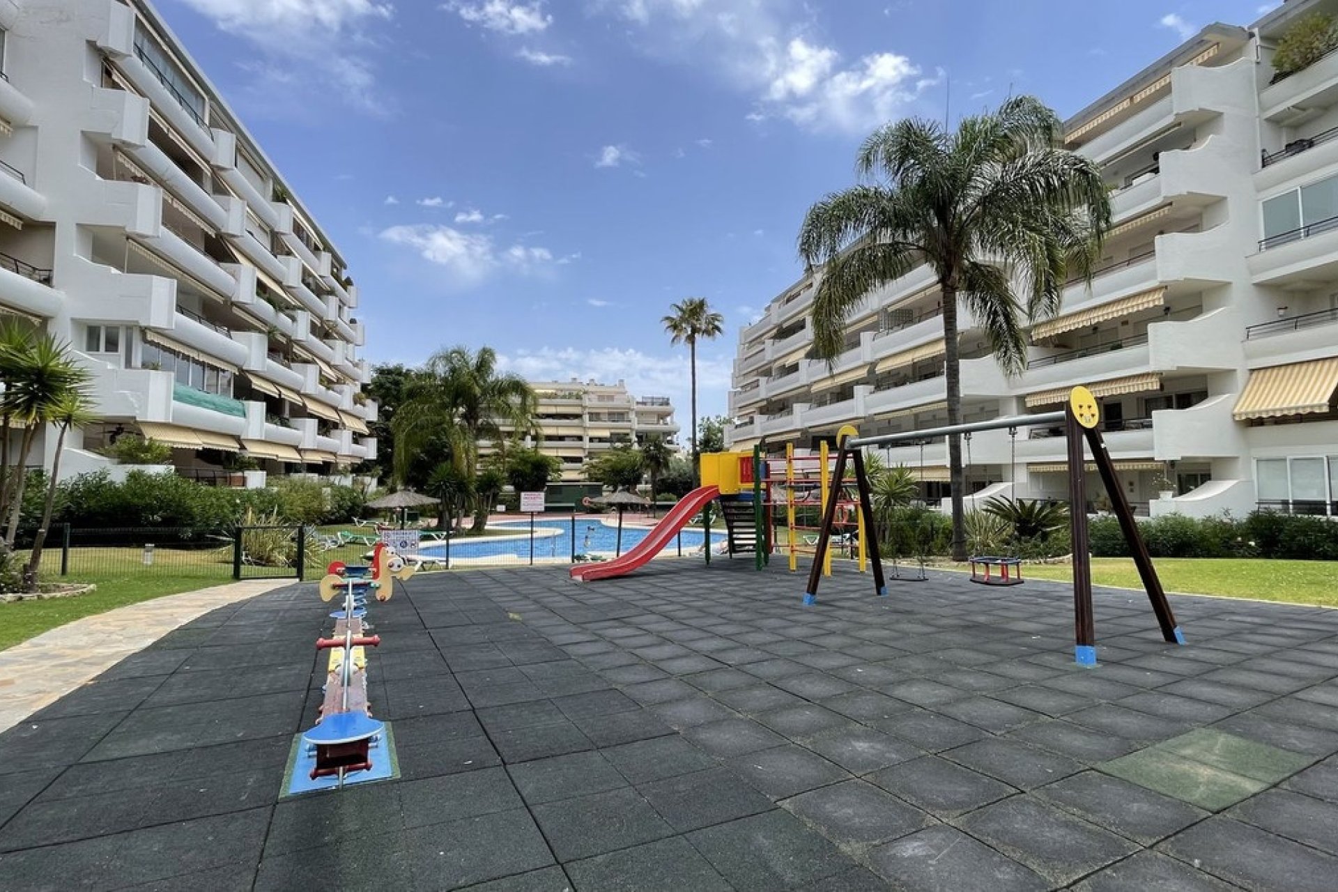 Rynek wtórny - apartment - Marbella - Guadalmina Alta