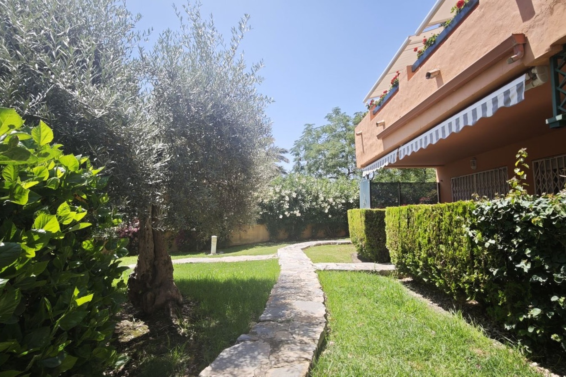 Rynek wtórny - apartment - Marbella - Guadalmina Alta