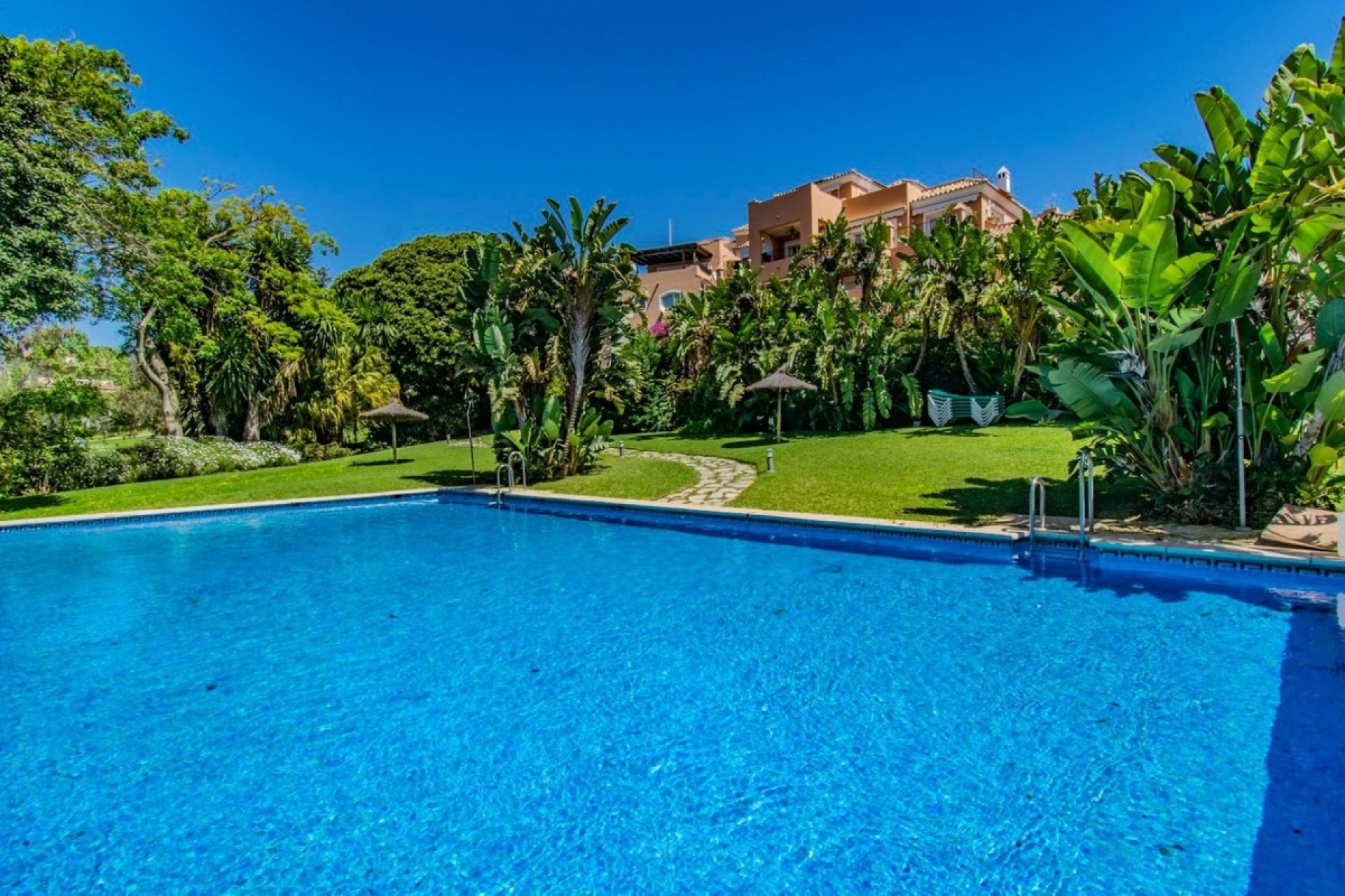 Rynek wtórny - apartment - Marbella - Guadalmina Alta