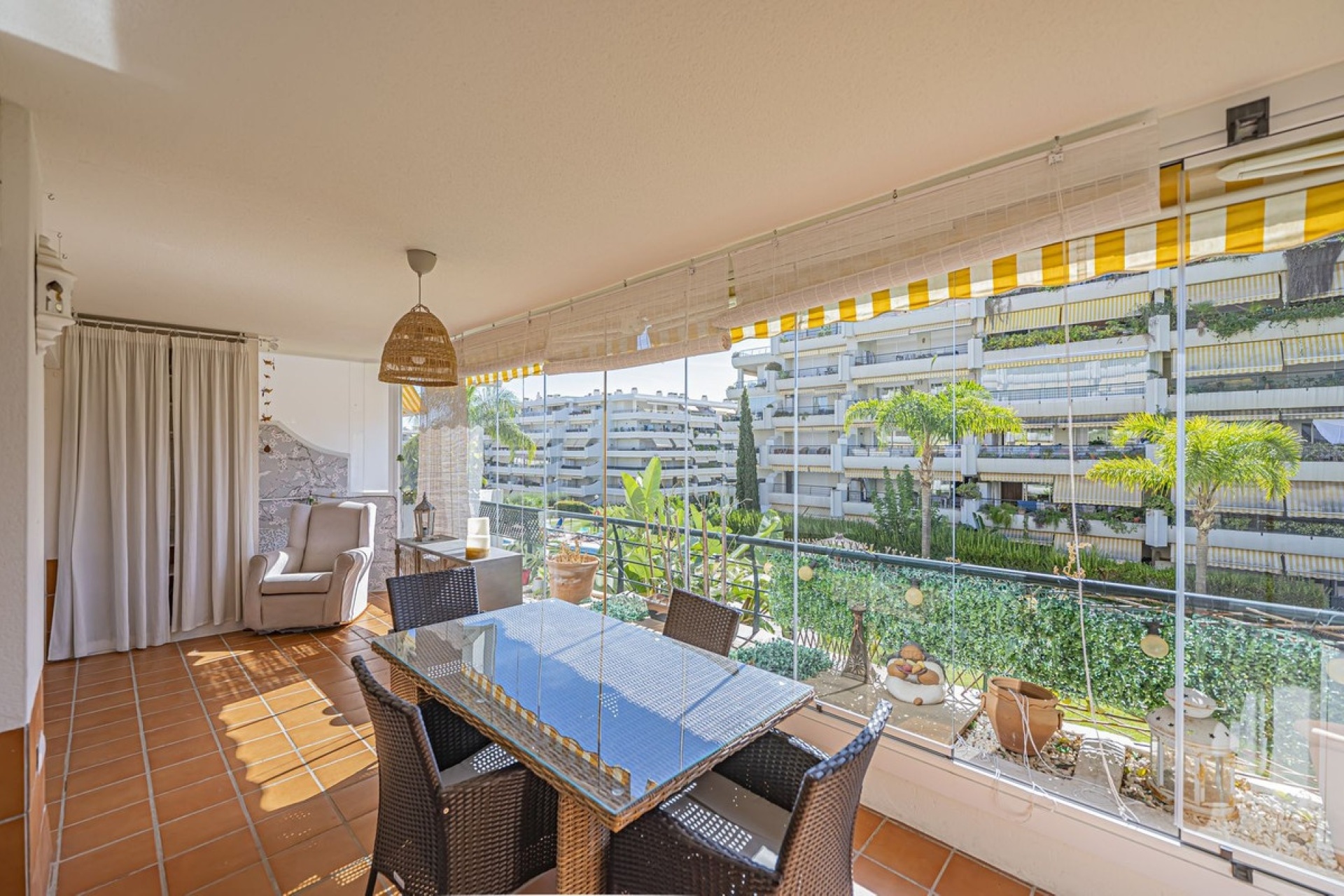 Rynek wtórny - apartment - Marbella - Guadalmina Alta