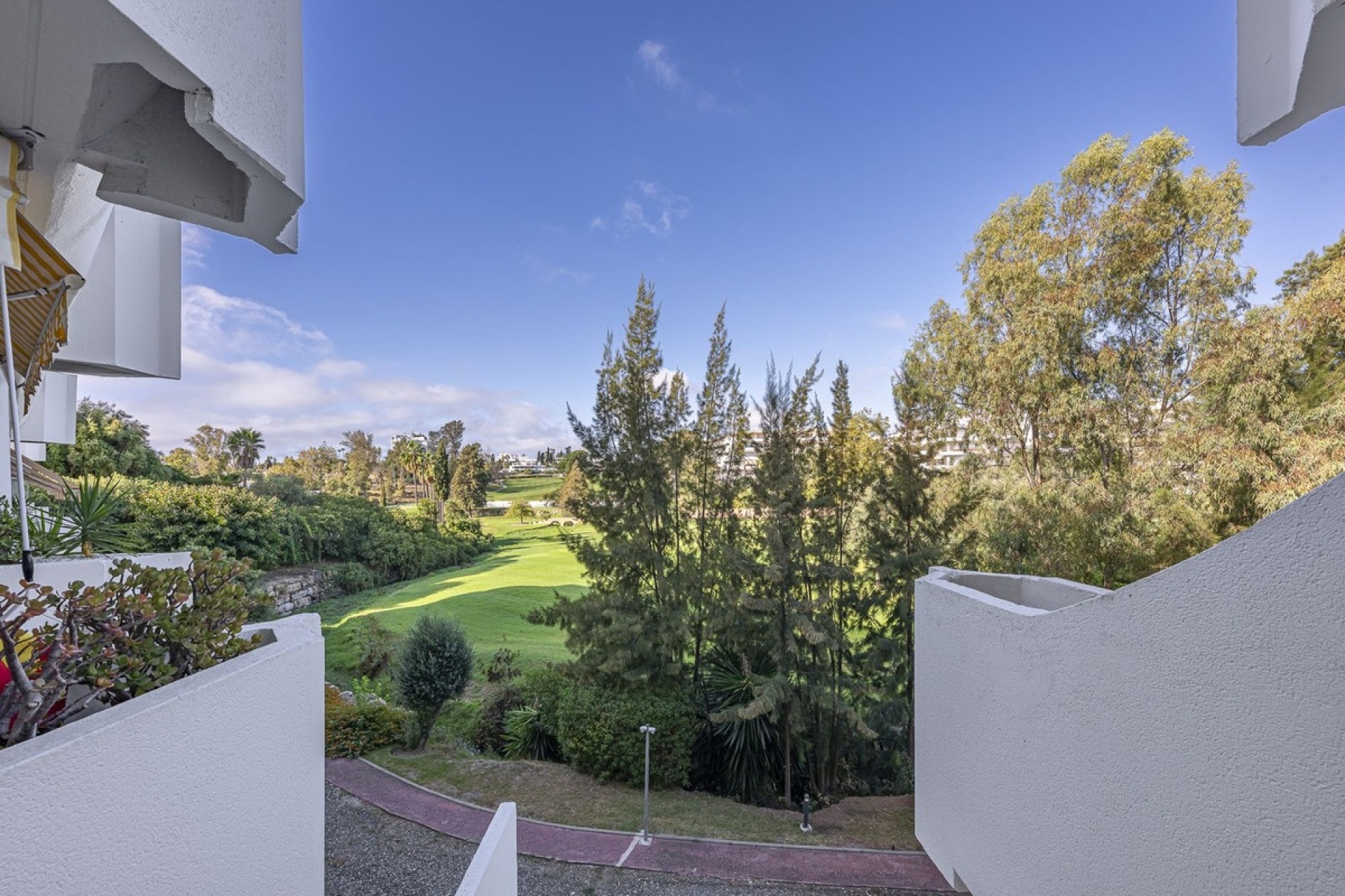 Rynek wtórny - apartment - Marbella - Guadalmina Alta