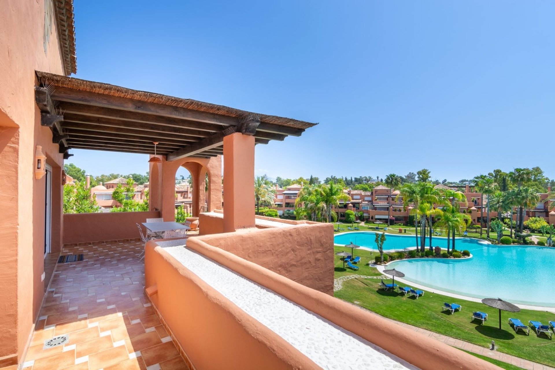 Rynek wtórny - apartment - Marbella - Guadalmina Baja