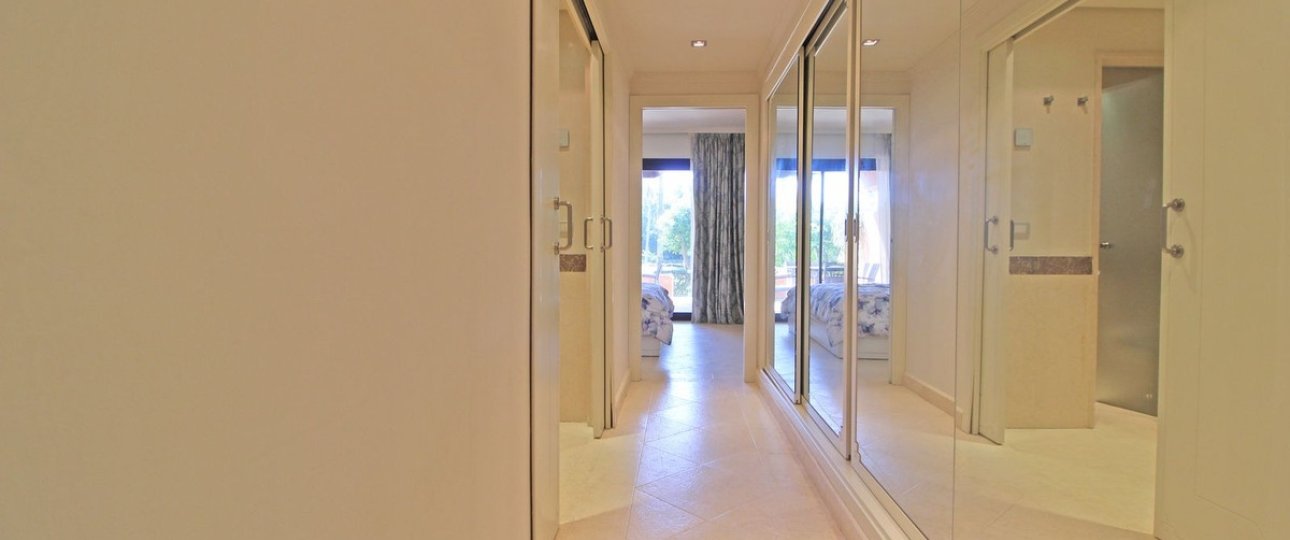 Rynek wtórny - apartment - Marbella - Guadalmina Baja