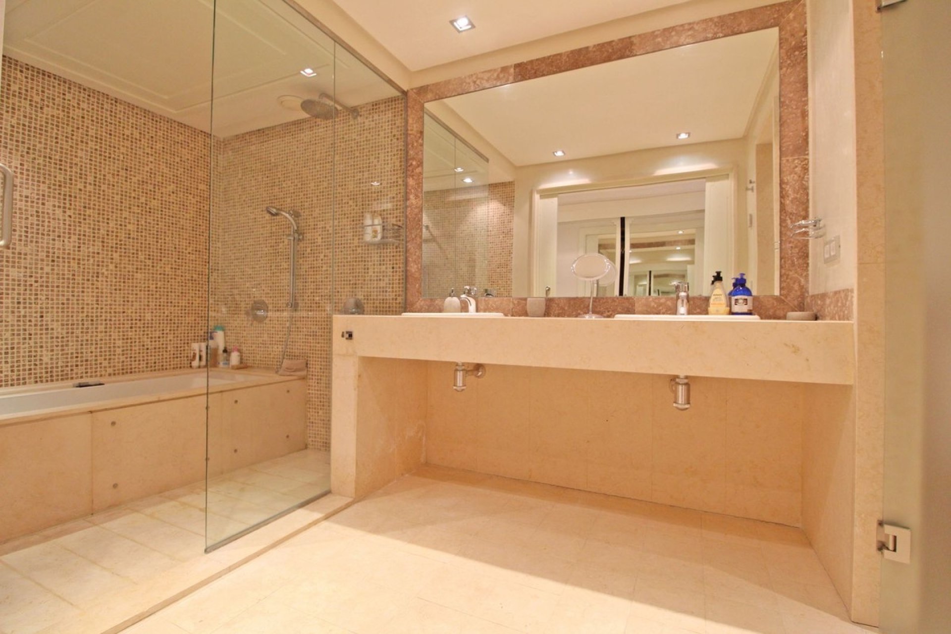 Rynek wtórny - apartment - Marbella - Guadalmina Baja
