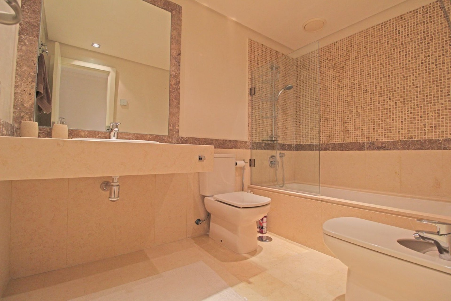 Rynek wtórny - apartment - Marbella - Guadalmina Baja