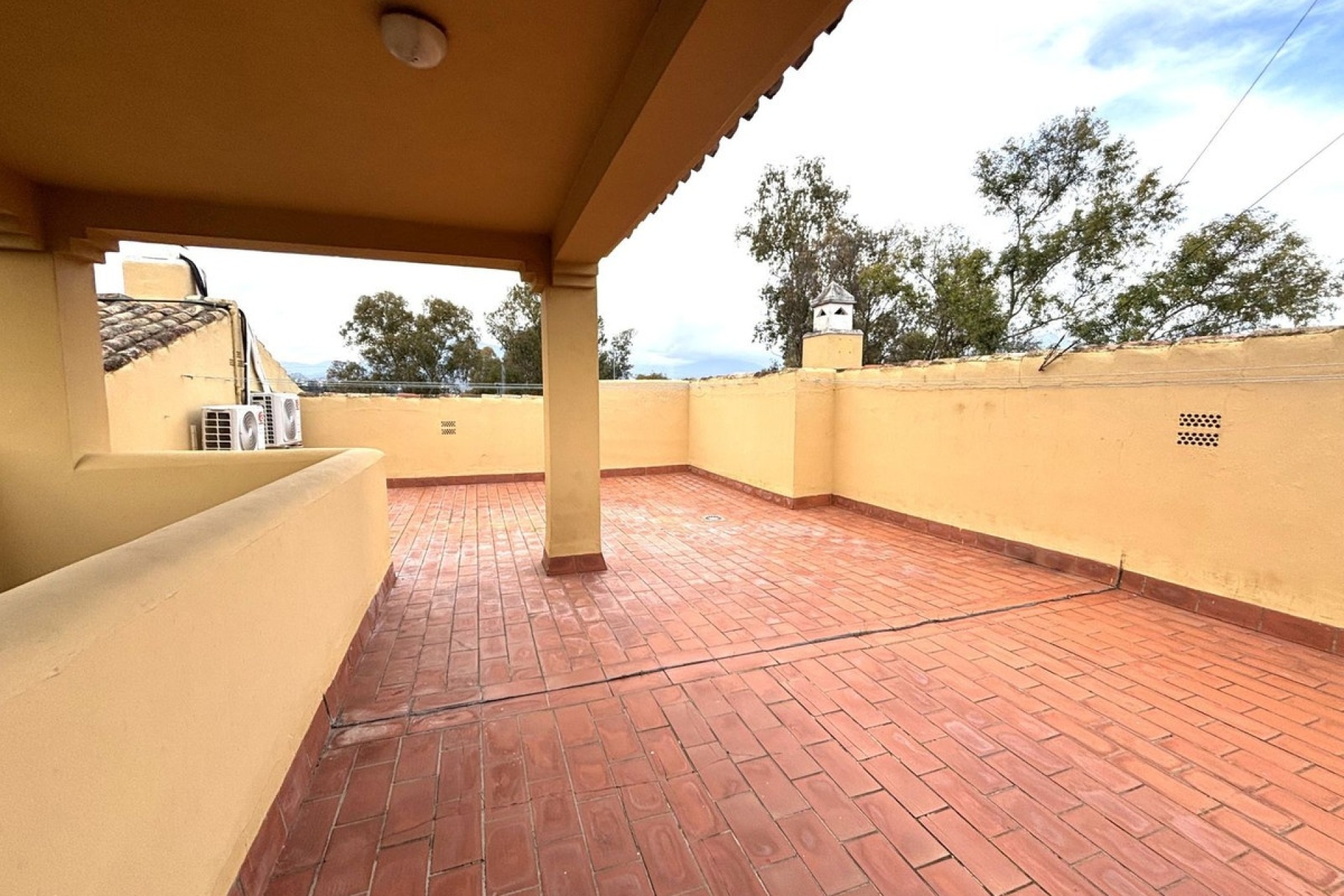 Rynek wtórny - apartment - Marbella - Guadalmina Baja