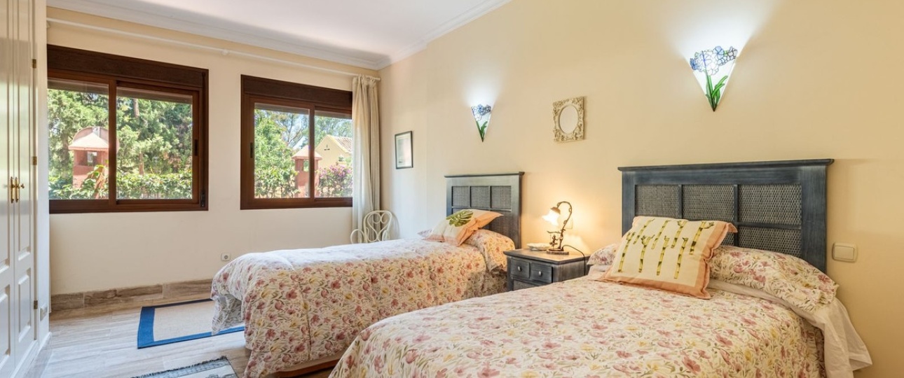 Rynek wtórny - apartment - Marbella - Guadalmina Baja