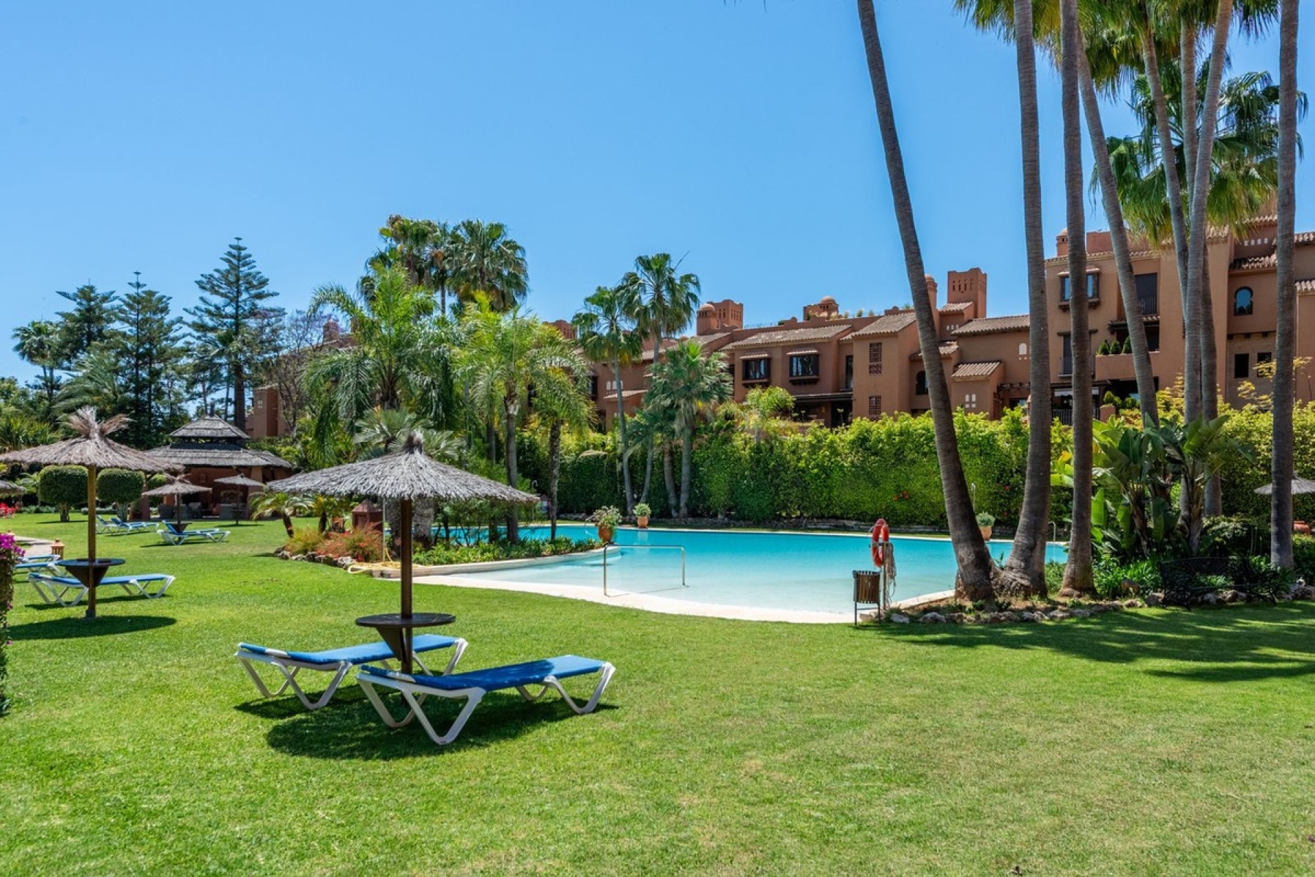 Rynek wtórny - apartment - Marbella - Guadalmina Baja