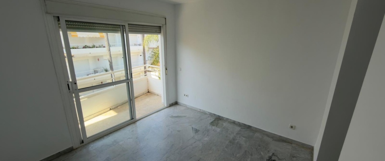 Rynek wtórny - apartment - Marbella - Guadalmina Baja