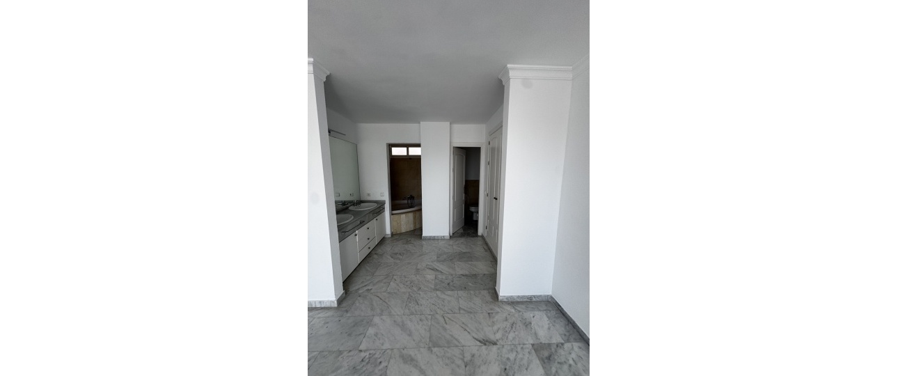 Rynek wtórny - apartment - Marbella - Guadalmina Baja