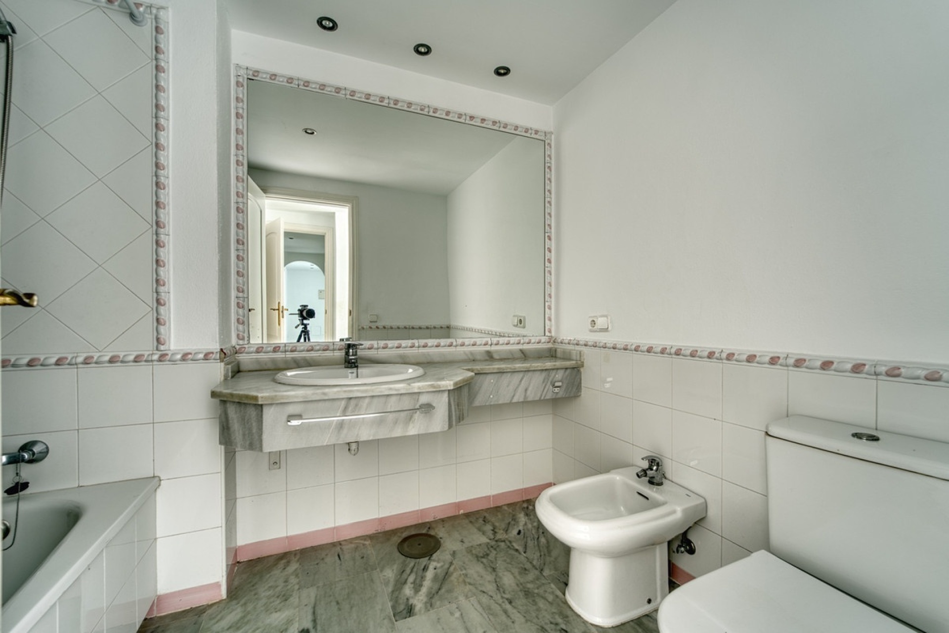 Rynek wtórny - apartment - Marbella - Guadalmina Baja