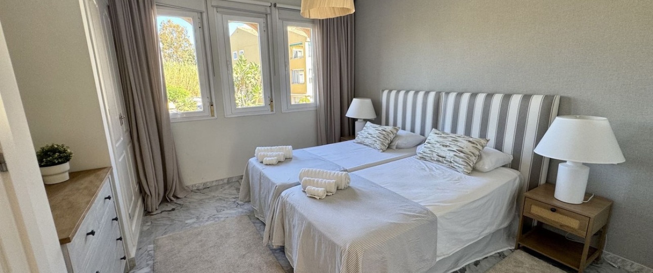 Rynek wtórny - apartment - Marbella - Guadalmina Baja