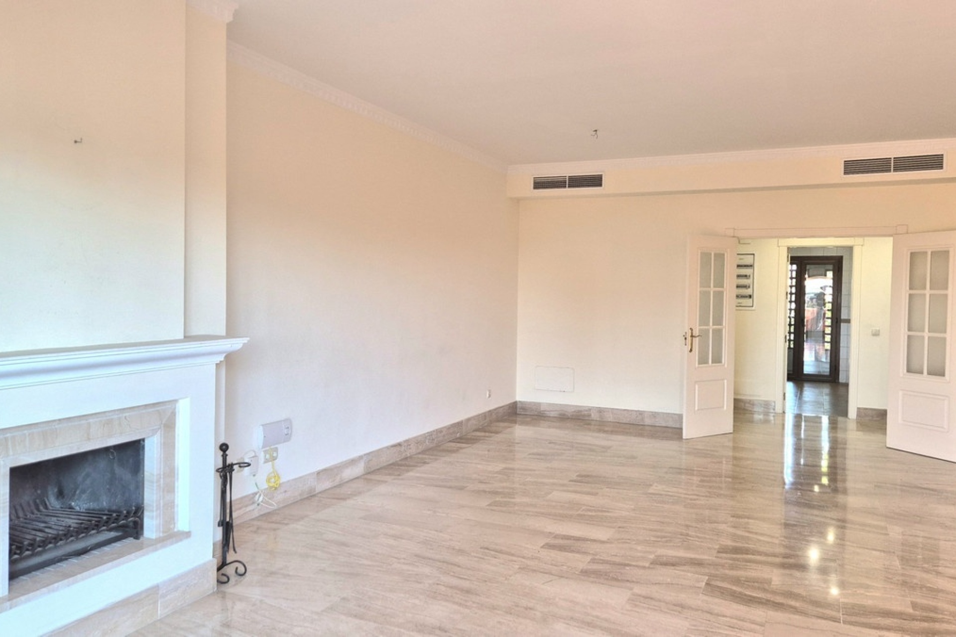 Rynek wtórny - apartment - Marbella - Guadalmina Baja