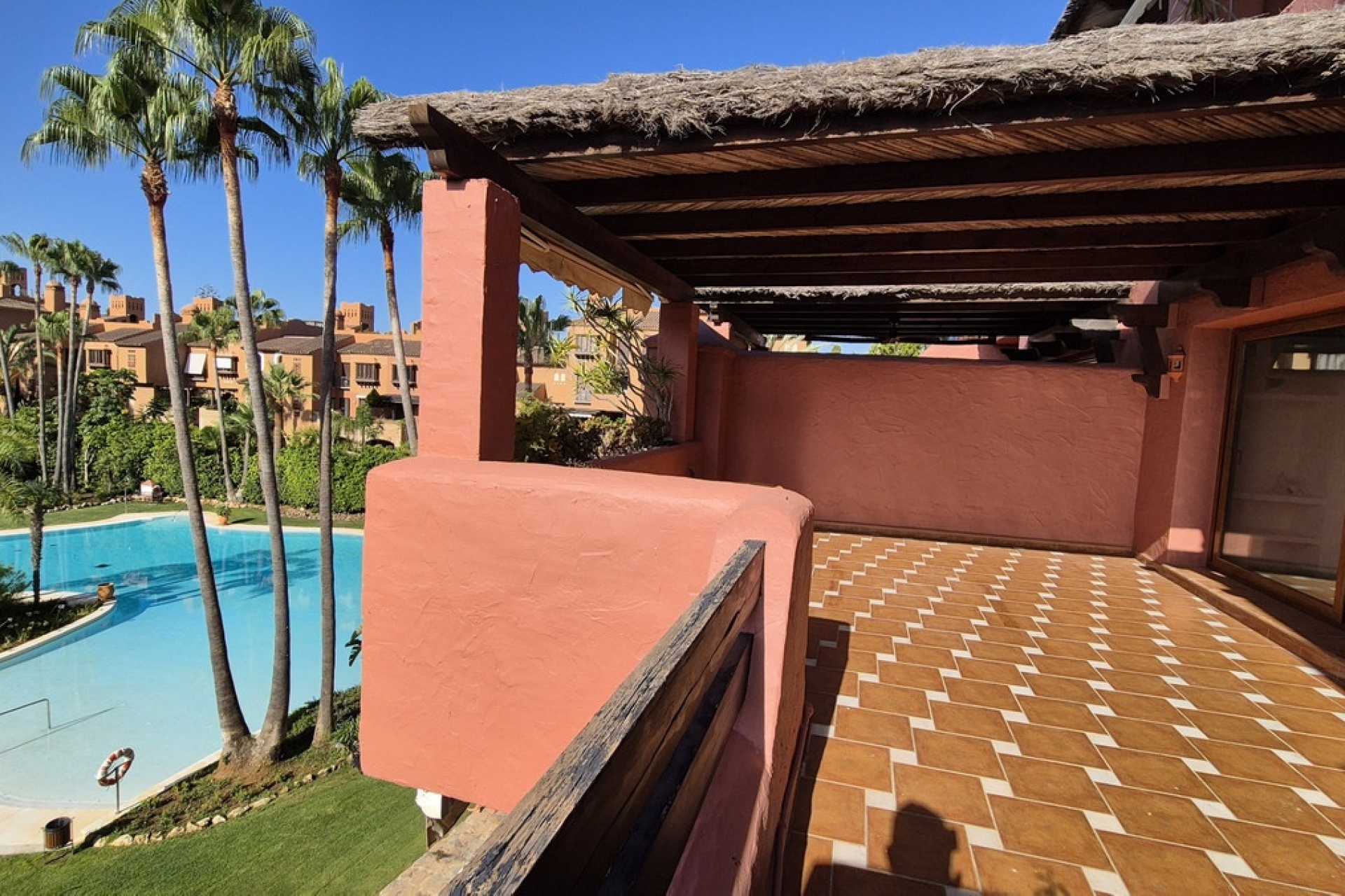 Rynek wtórny - apartment - Marbella - Guadalmina Baja