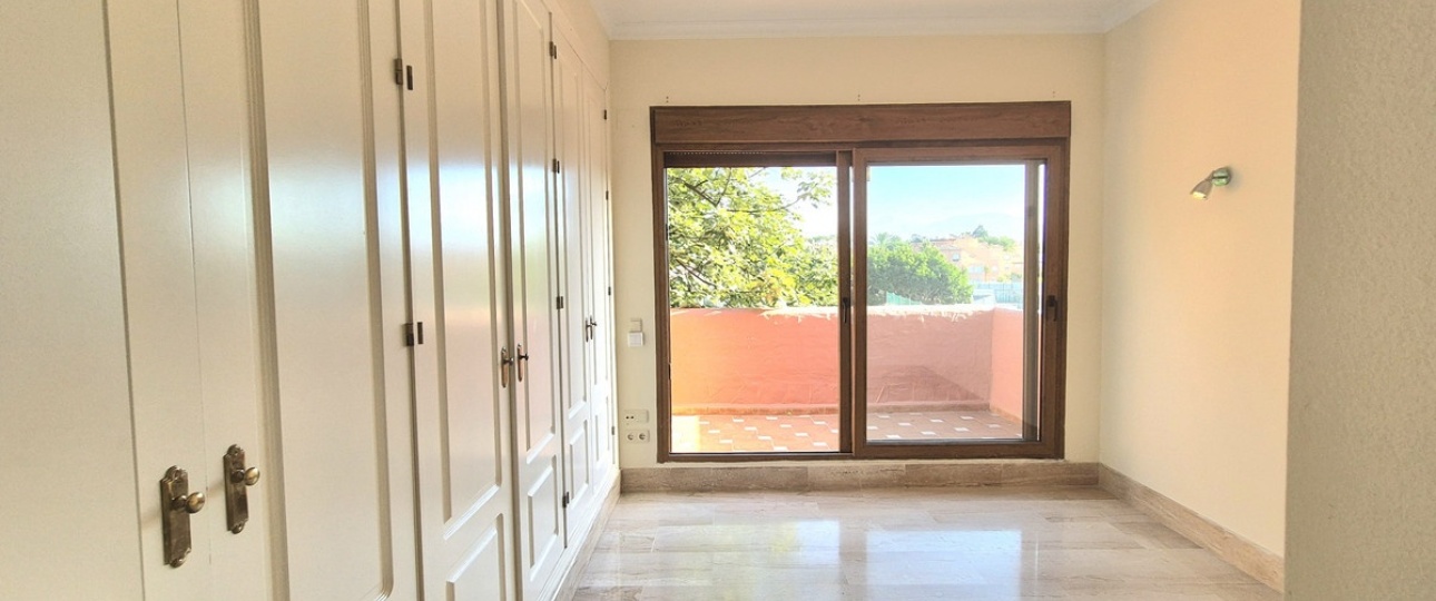 Rynek wtórny - apartment - Marbella - Guadalmina Baja