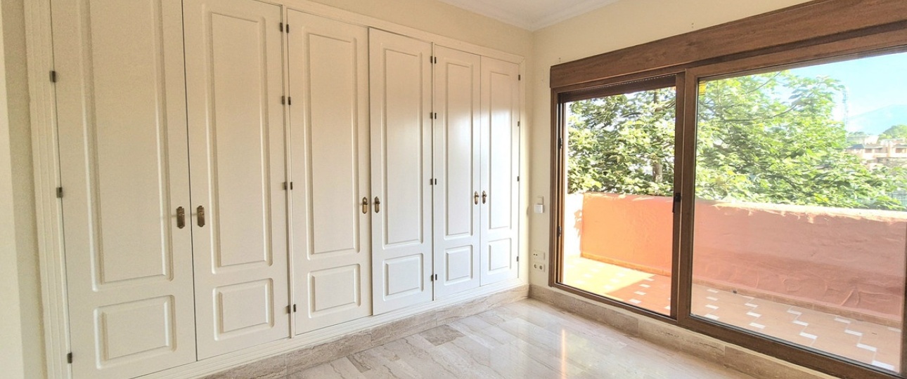 Rynek wtórny - apartment - Marbella - Guadalmina Baja