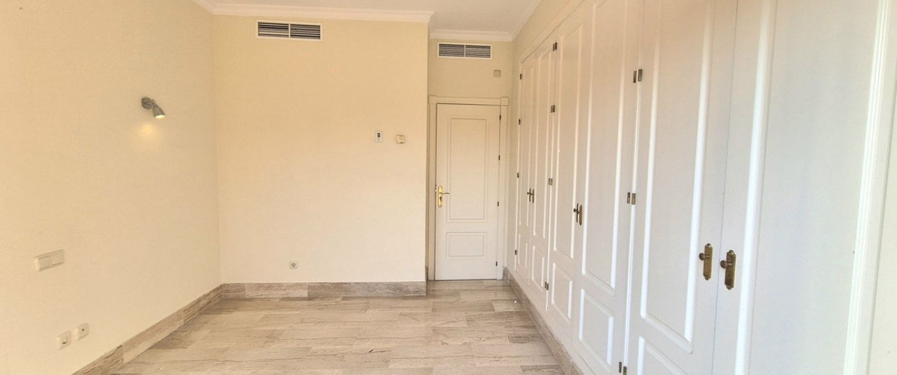 Rynek wtórny - apartment - Marbella - Guadalmina Baja