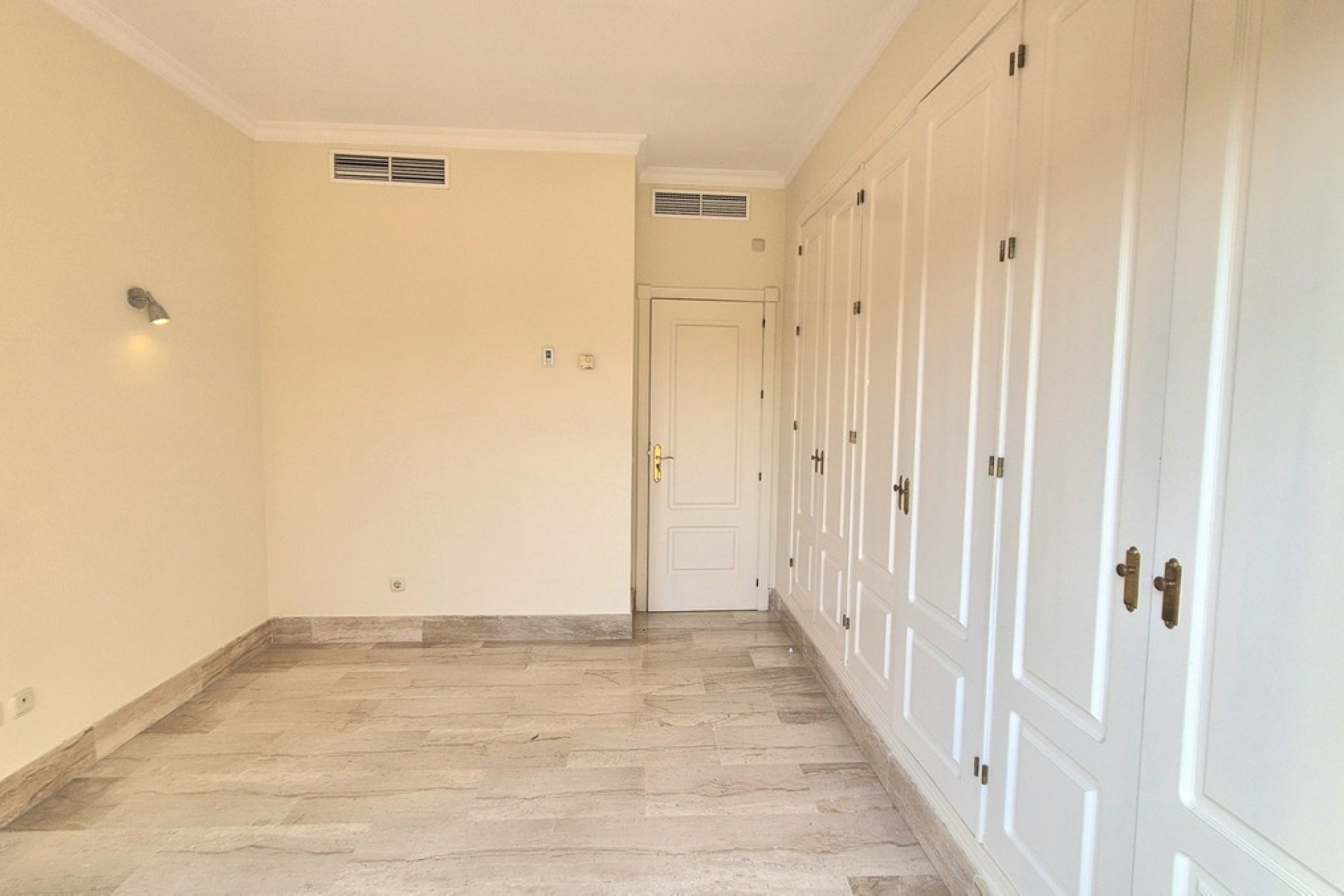 Rynek wtórny - apartment - Marbella - Guadalmina Baja