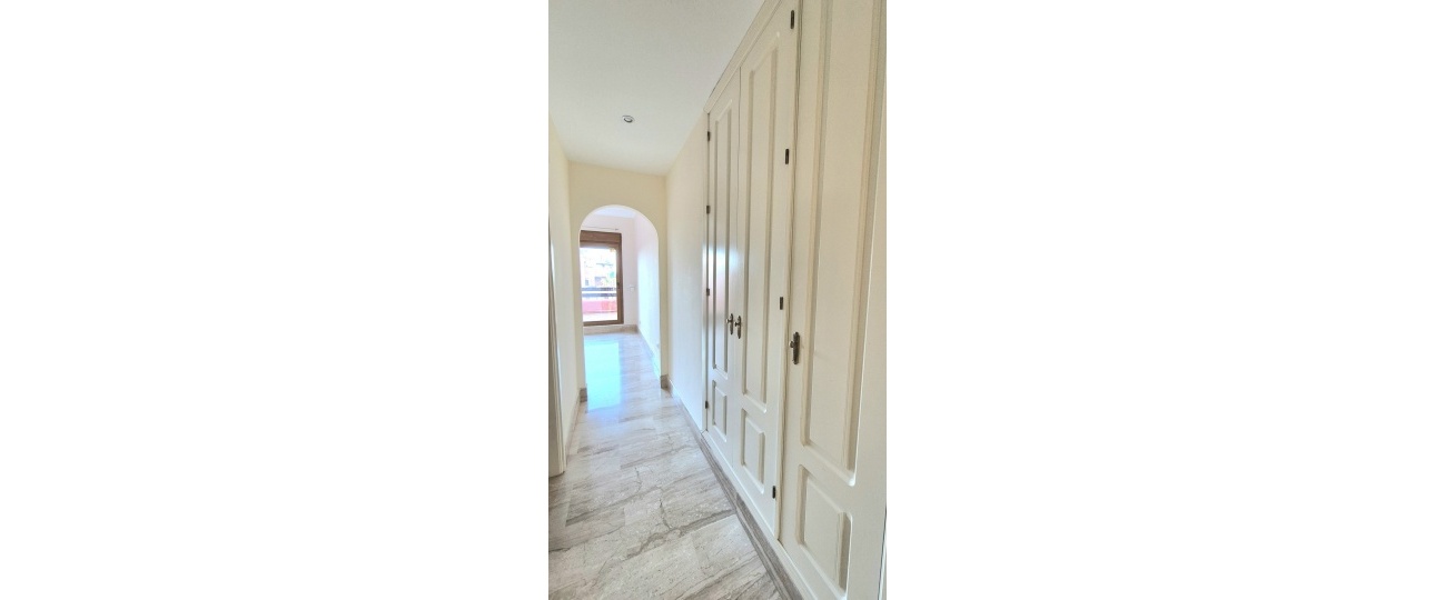 Rynek wtórny - apartment - Marbella - Guadalmina Baja