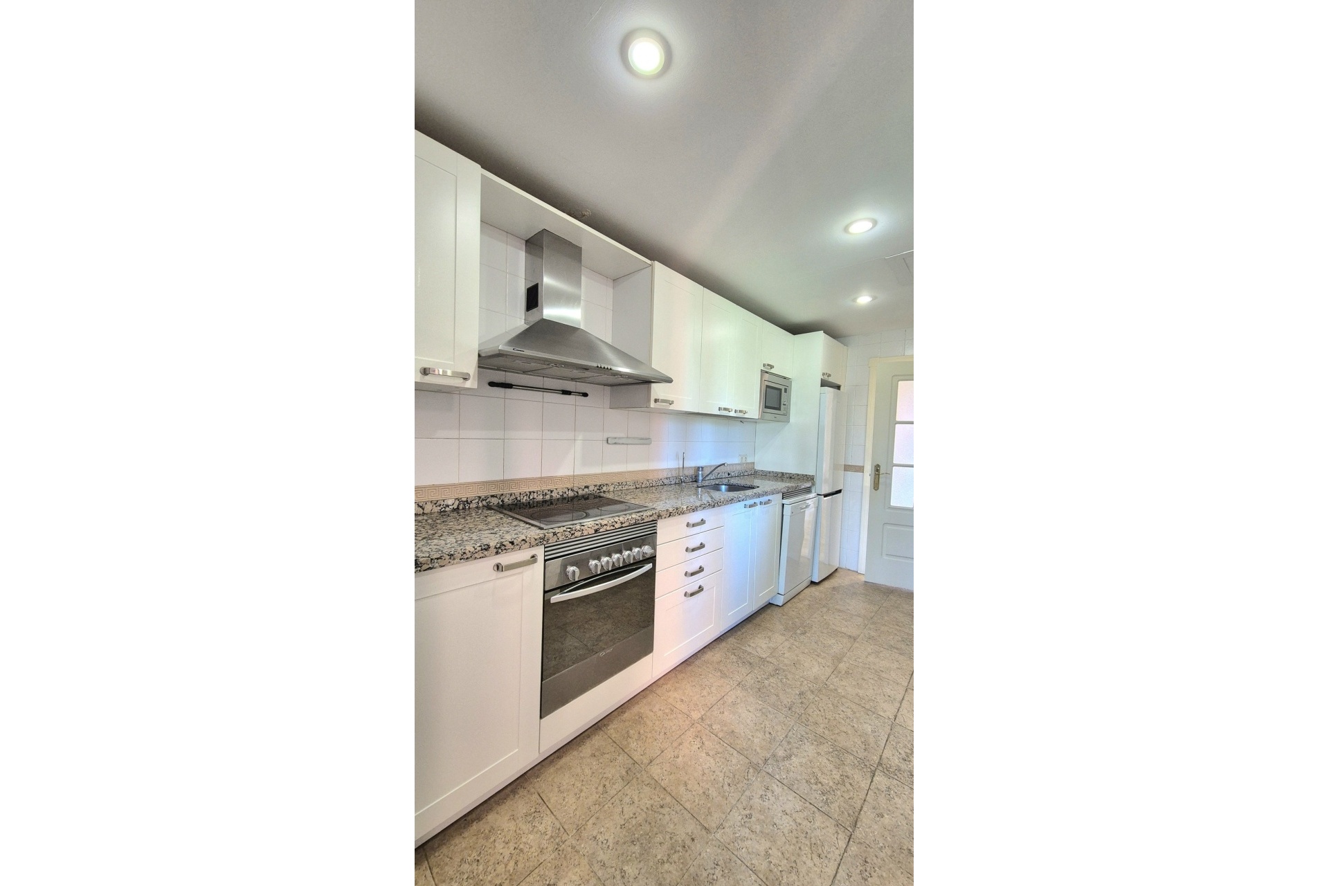Rynek wtórny - apartment - Marbella - Guadalmina Baja