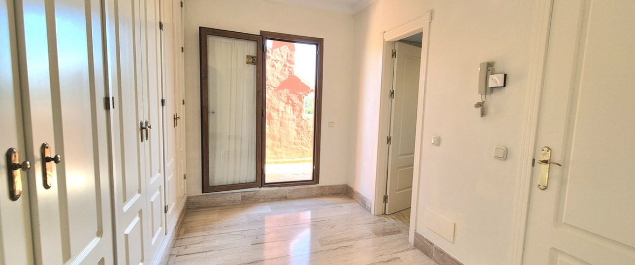 Rynek wtórny - apartment - Marbella - Guadalmina Baja