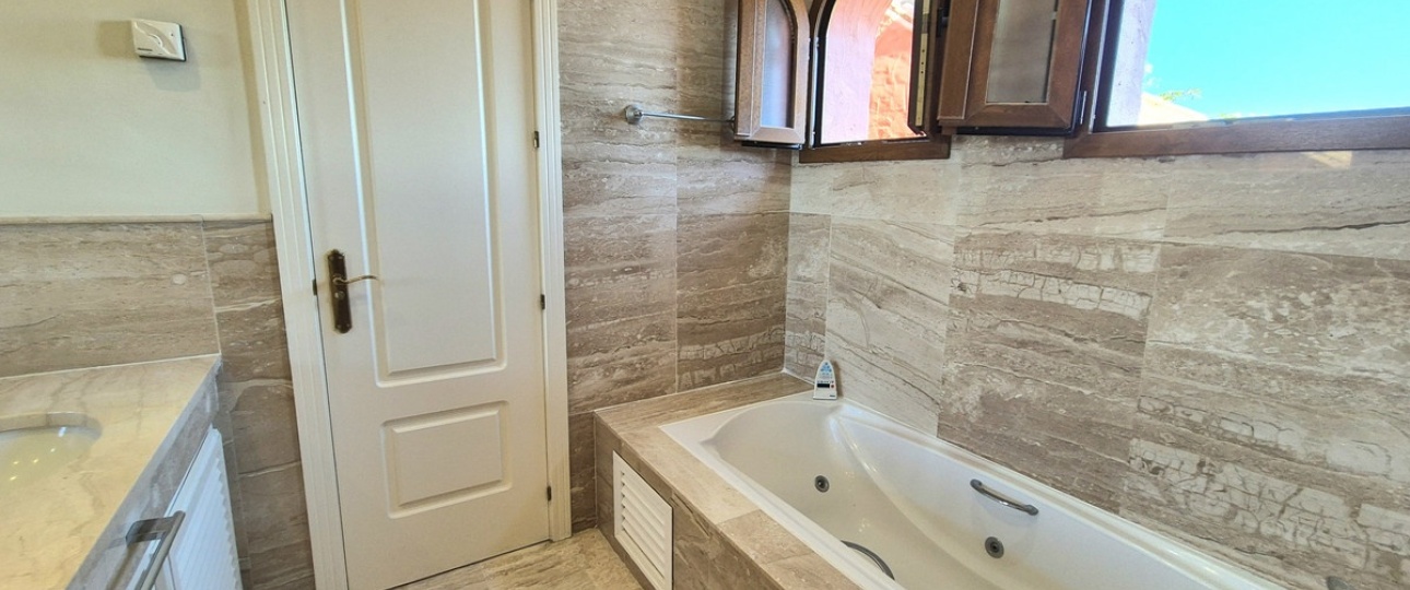 Rynek wtórny - apartment - Marbella - Guadalmina Baja