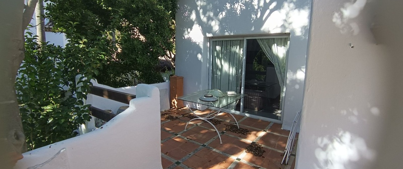 Rynek wtórny - apartment - Marbella - Guadalmina Baja