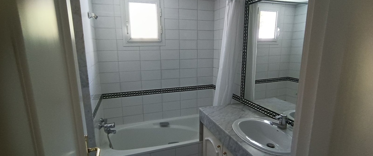 Rynek wtórny - apartment - Marbella - Guadalmina Baja