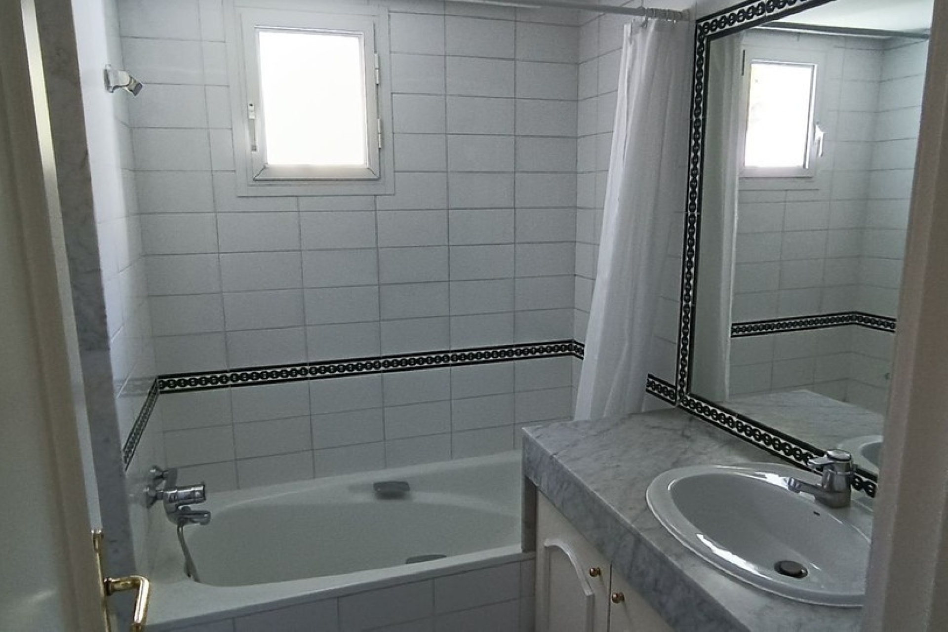 Rynek wtórny - apartment - Marbella - Guadalmina Baja