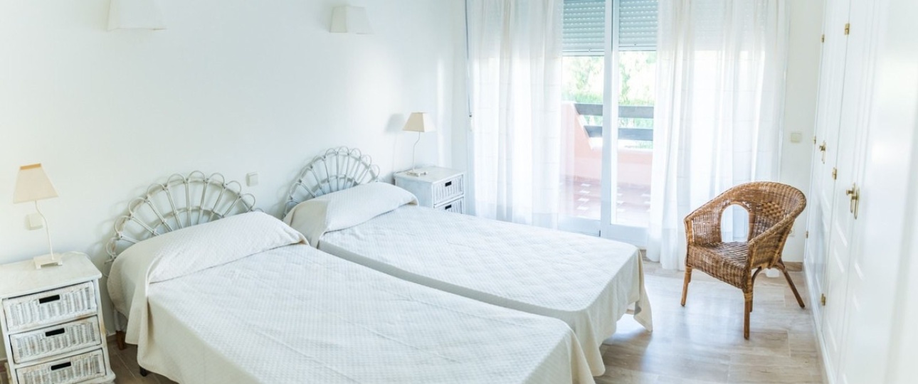 Rynek wtórny - apartment - Marbella - Guadalmina Baja