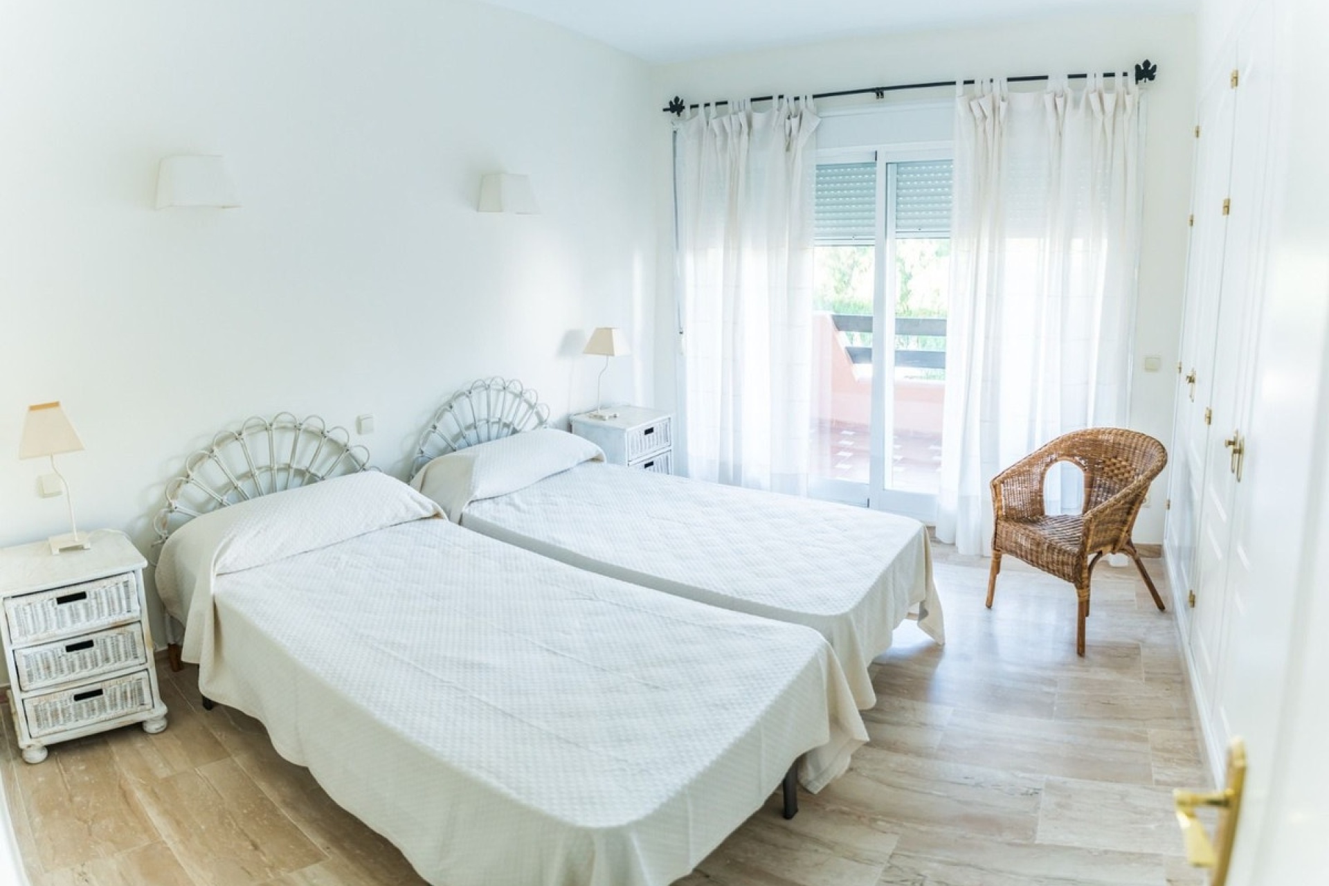 Rynek wtórny - apartment - Marbella - Guadalmina Baja