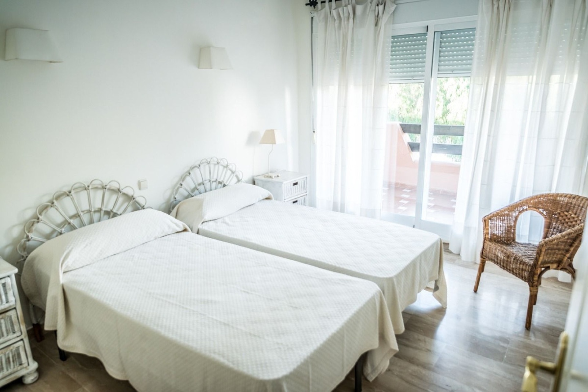 Rynek wtórny - apartment - Marbella - Guadalmina Baja