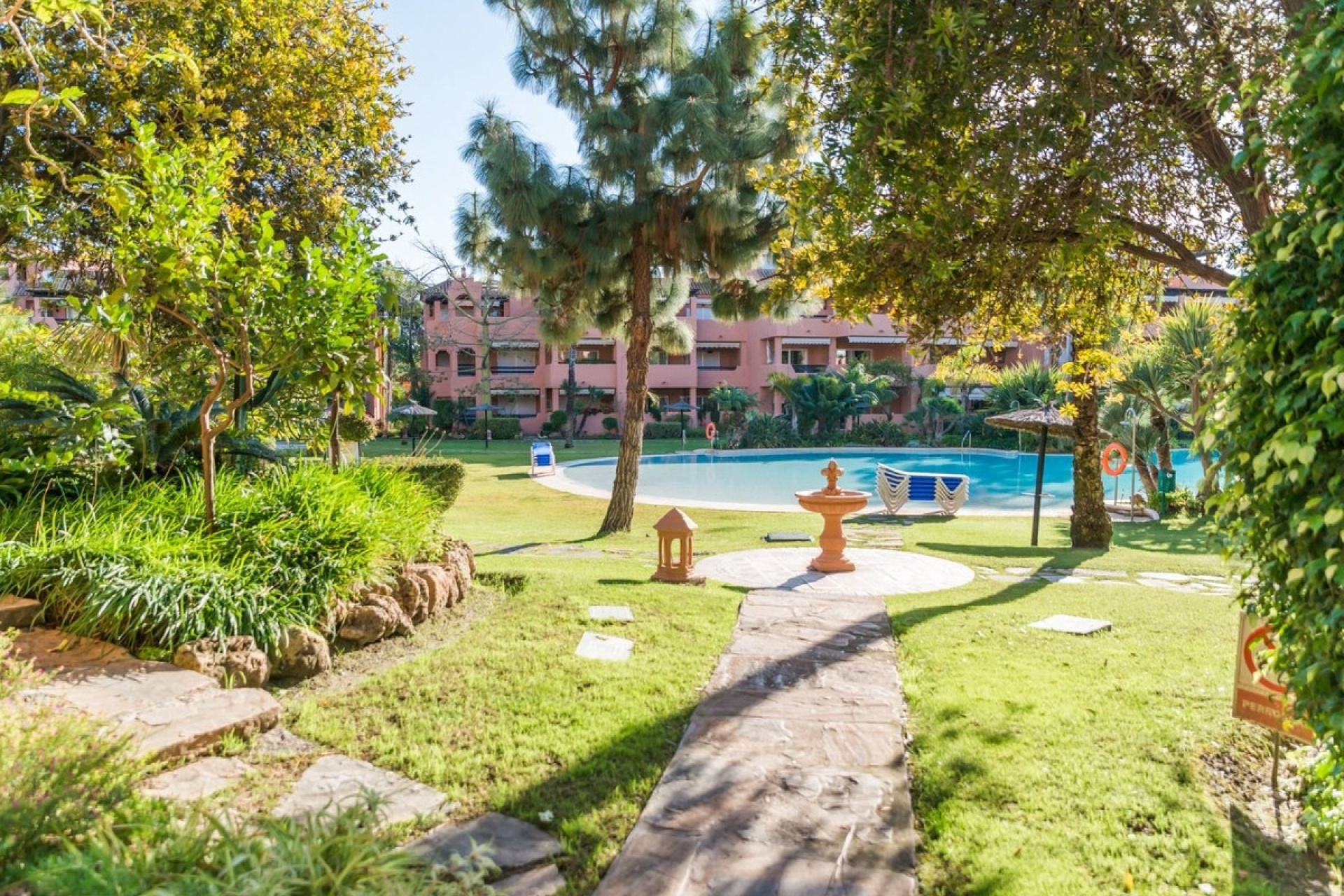 Rynek wtórny - apartment - Marbella - Guadalmina Baja