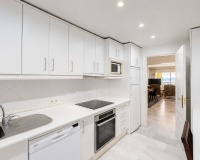Rynek wtórny - apartment - Marbella - Guadalmina Baja