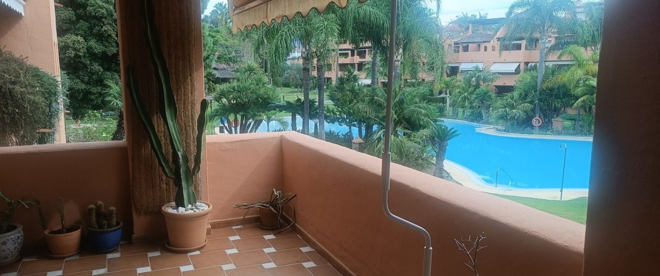 Rynek wtórny - apartment - Marbella - Guadalmina Baja