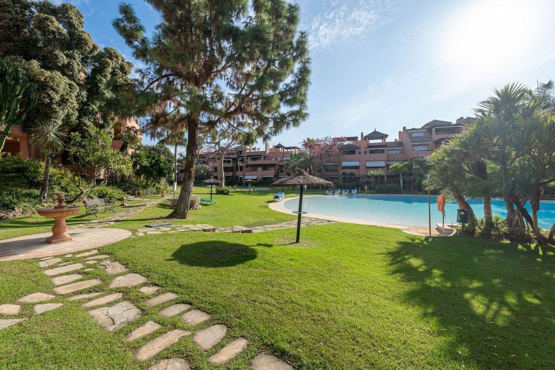 Rynek wtórny - apartment - Marbella - Guadalmina Baja
