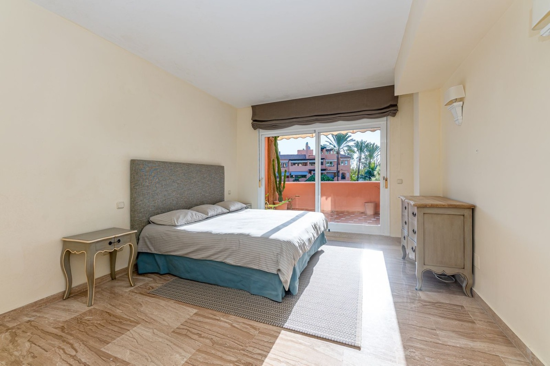 Rynek wtórny - apartment - Marbella - Guadalmina Baja