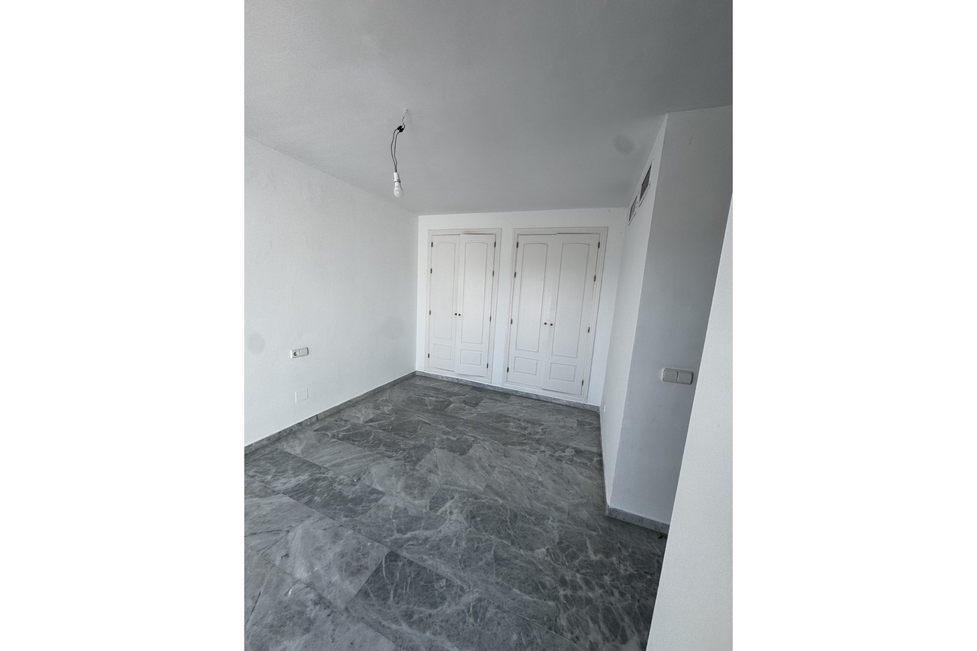 Rynek wtórny - apartment - Marbella - Guadalmina Baja