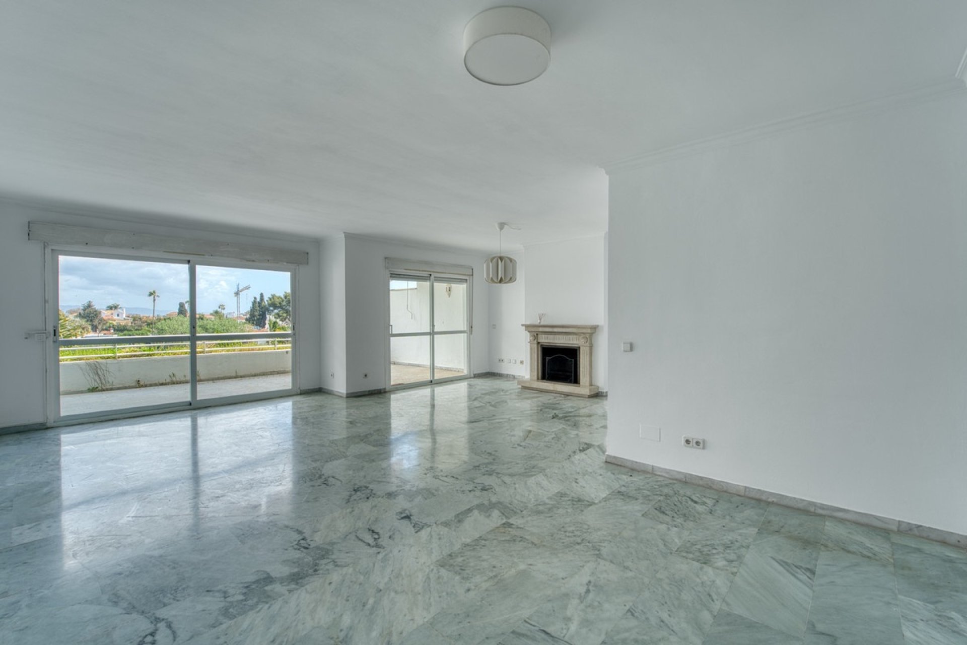 Rynek wtórny - apartment - Marbella - Guadalmina Baja