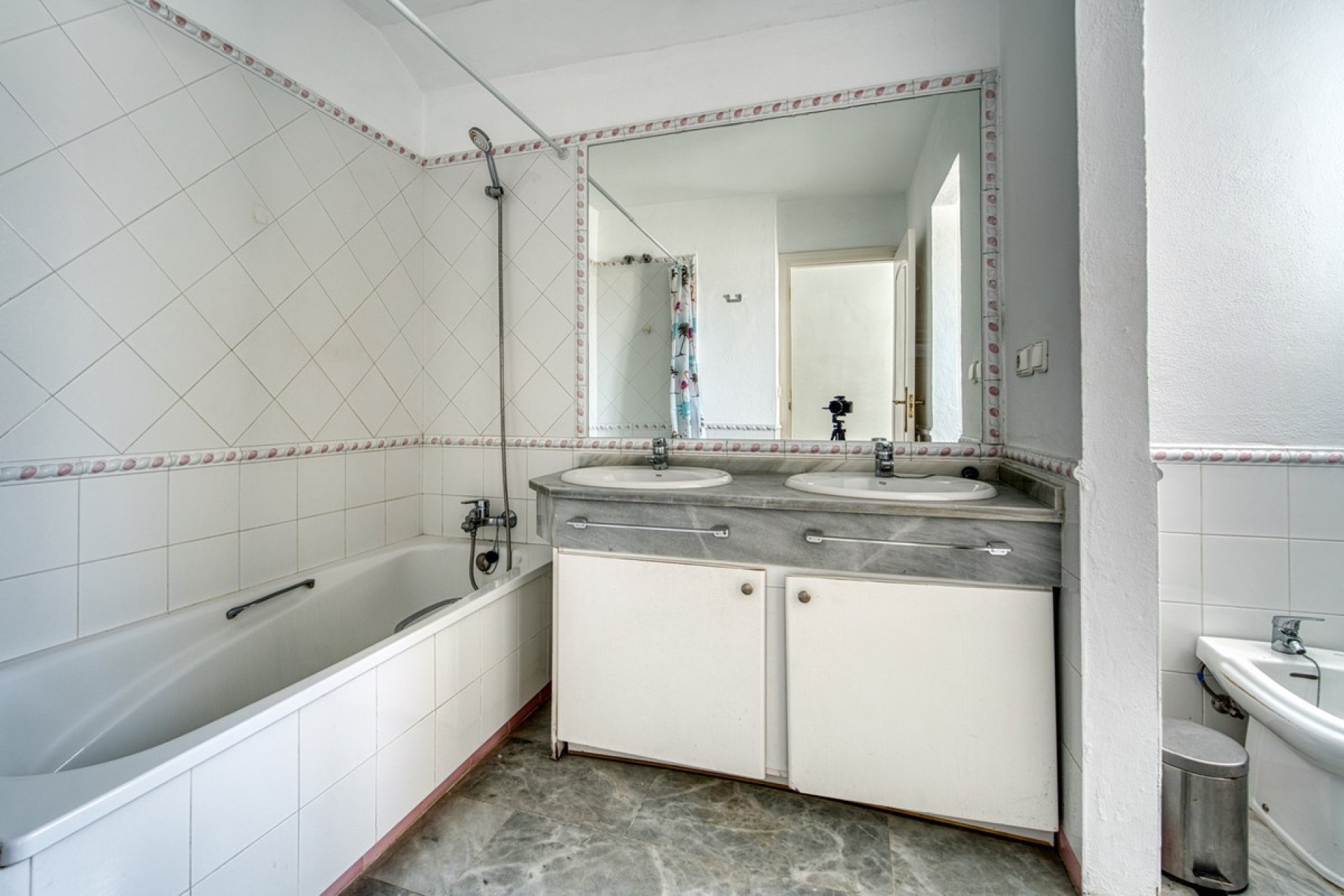 Rynek wtórny - apartment - Marbella - Guadalmina Baja