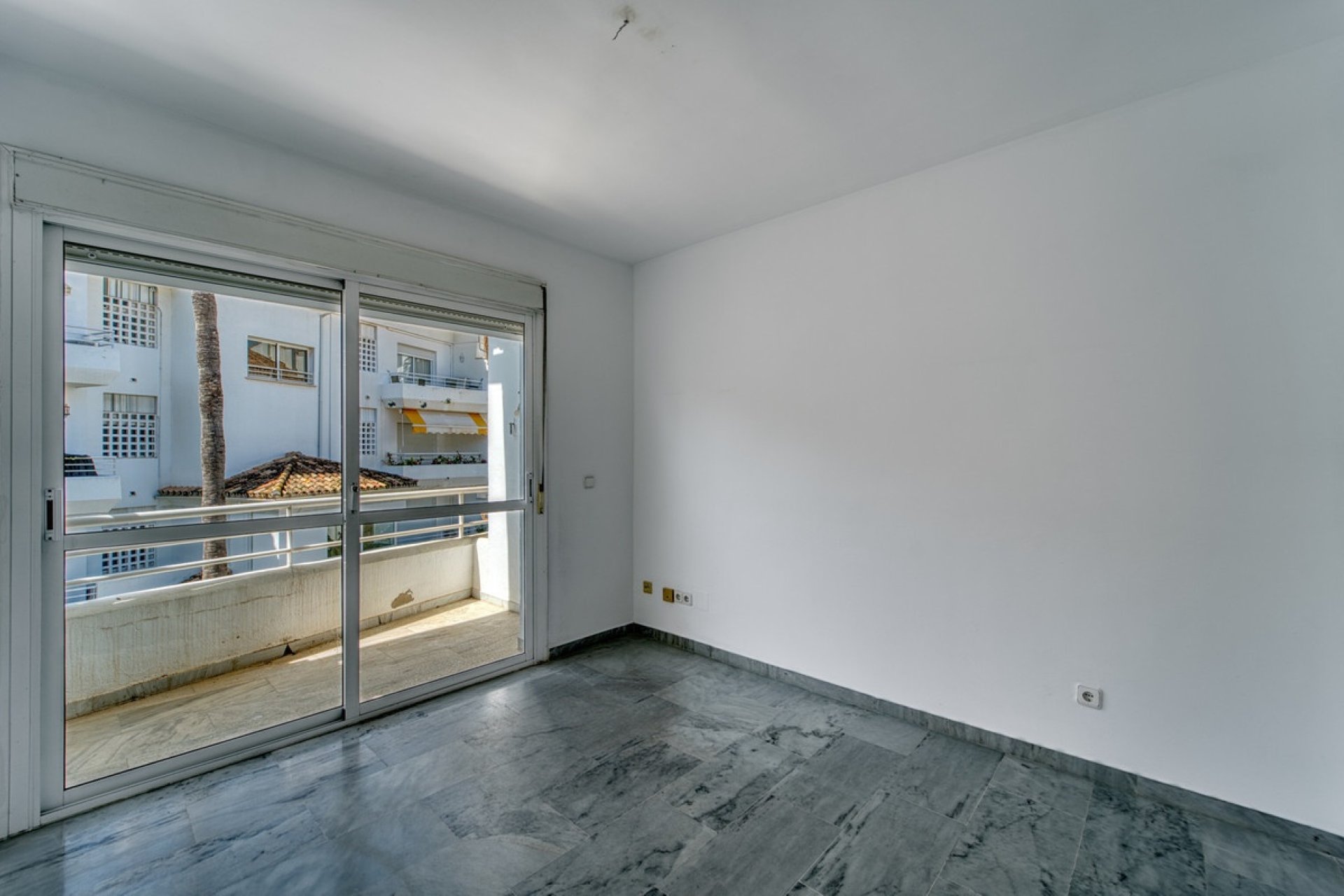 Rynek wtórny - apartment - Marbella - Guadalmina Baja
