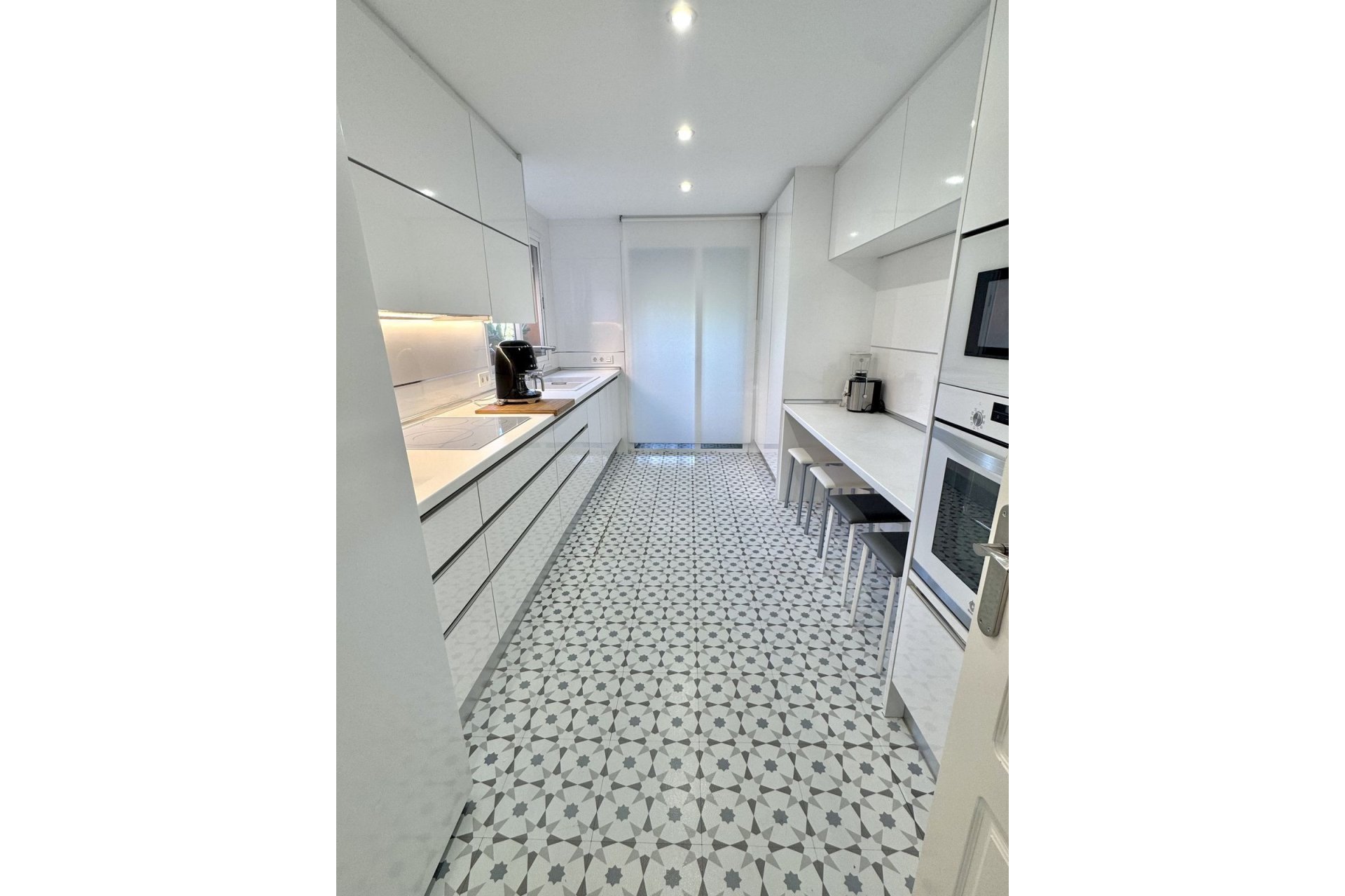 Rynek wtórny - apartment - Marbella - Guadalmina Baja