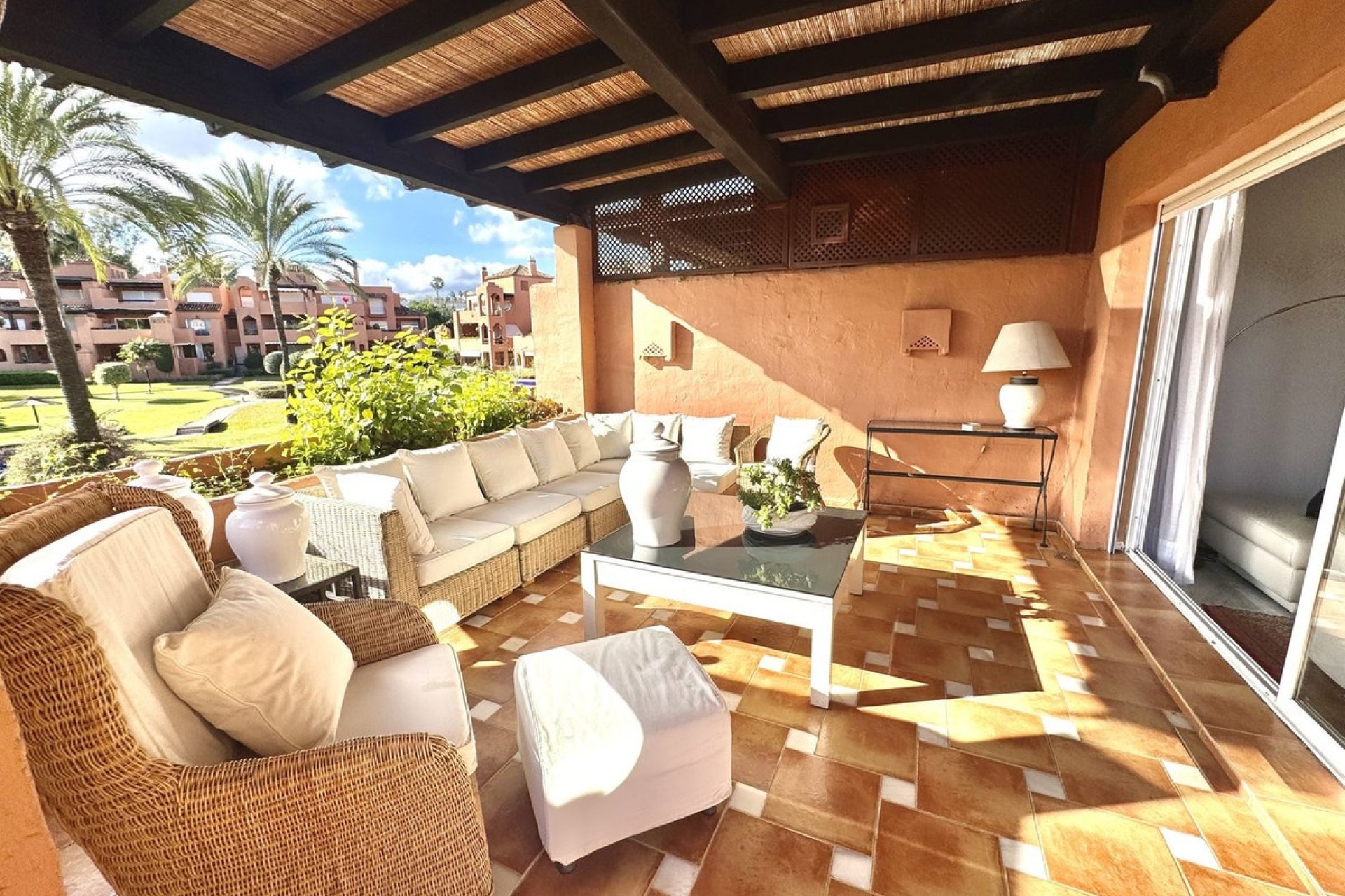 Rynek wtórny - apartment - Marbella - Guadalmina Baja