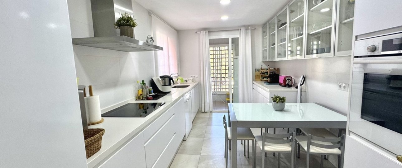Rynek wtórny - apartment - Marbella - Guadalmina Baja