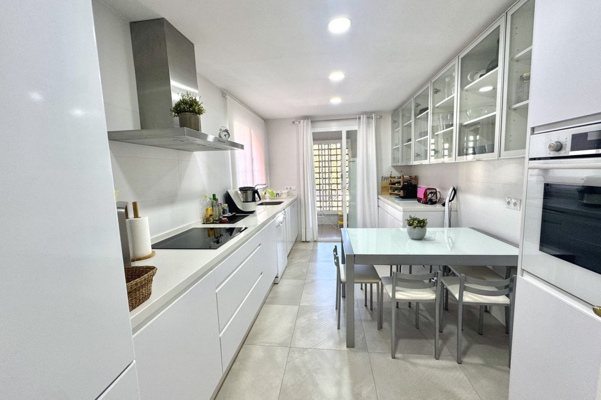 Rynek wtórny - apartment - Marbella - Guadalmina Baja