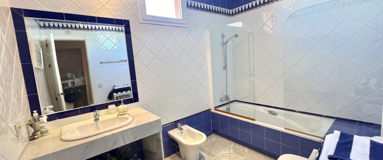 Rynek wtórny - apartment - Marbella - Guadalmina Baja
