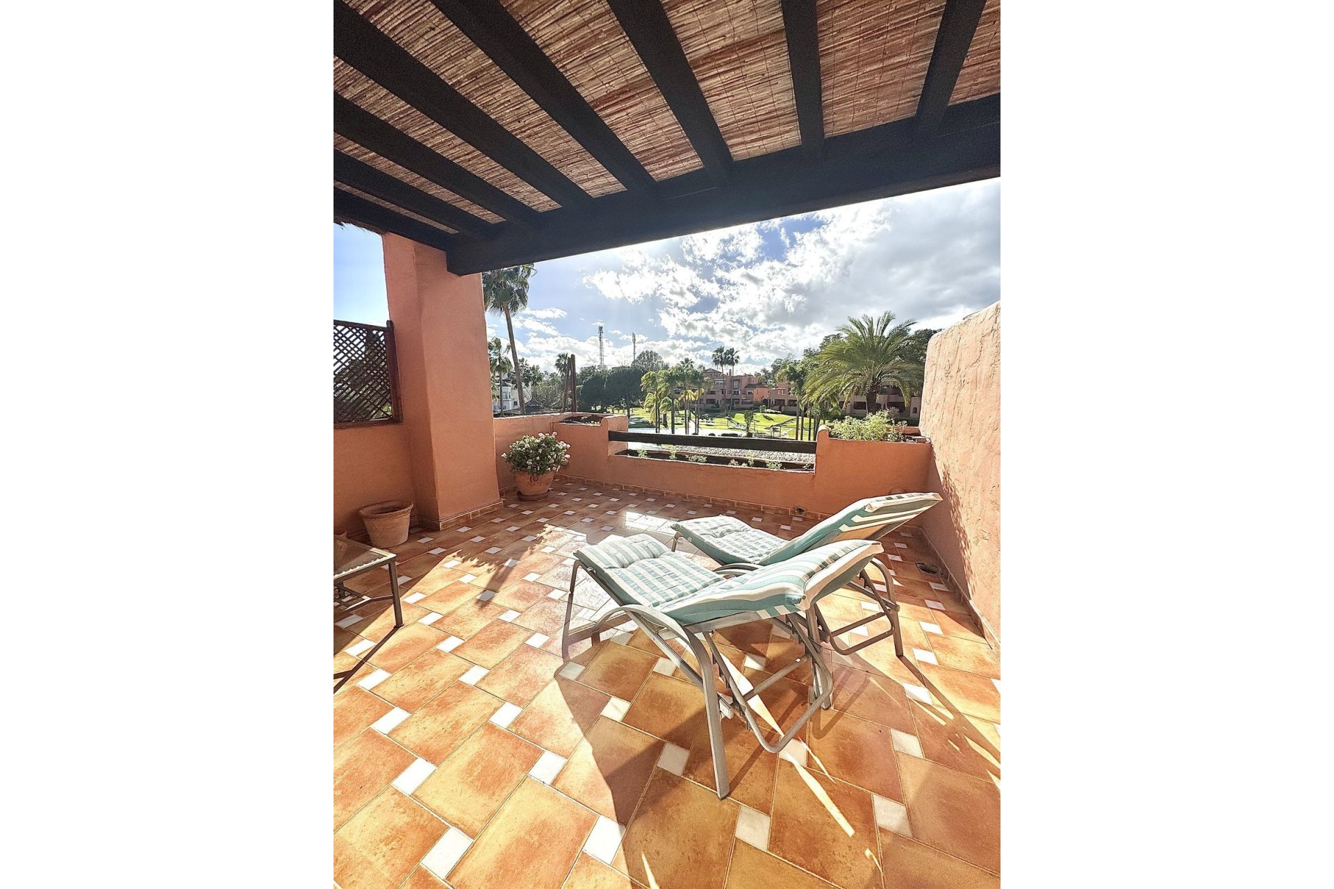 Rynek wtórny - apartment - Marbella - Guadalmina Baja