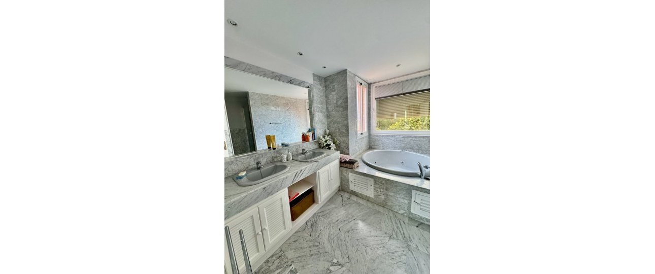 Rynek wtórny - apartment - Marbella - Guadalmina Baja