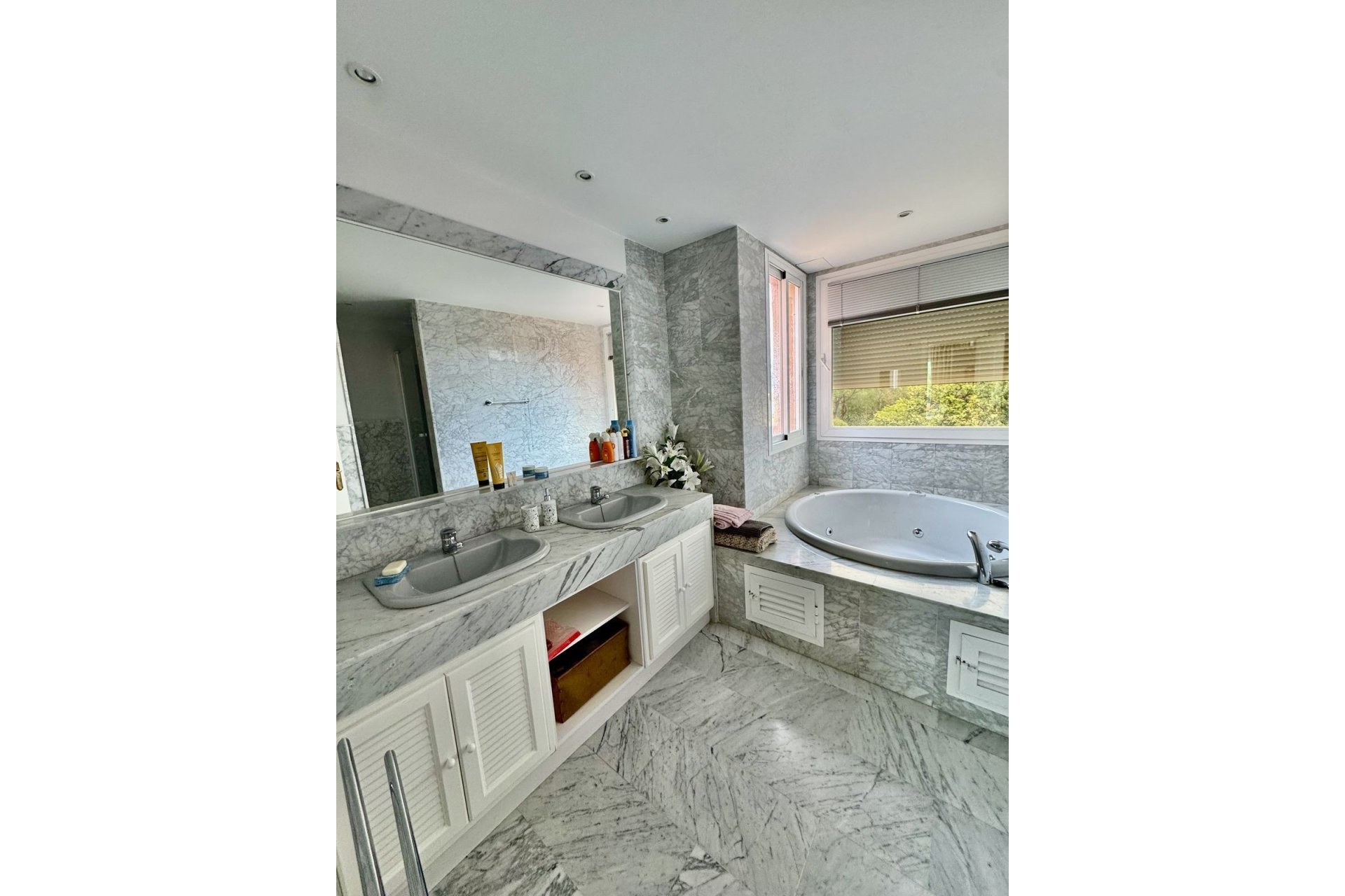 Rynek wtórny - apartment - Marbella - Guadalmina Baja
