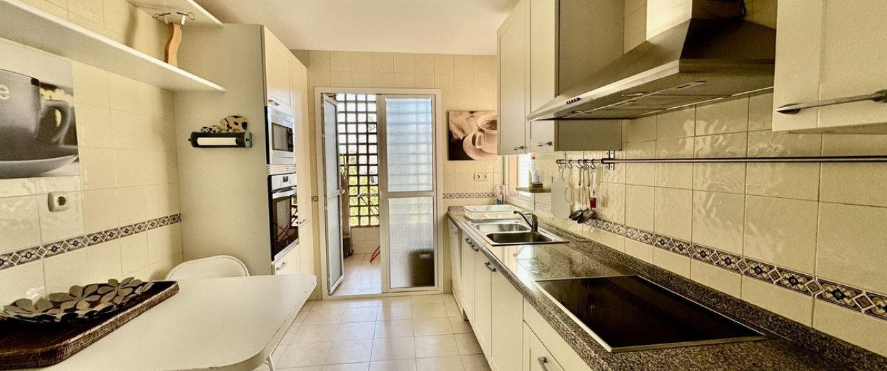 Rynek wtórny - apartment - Marbella - Guadalmina Baja